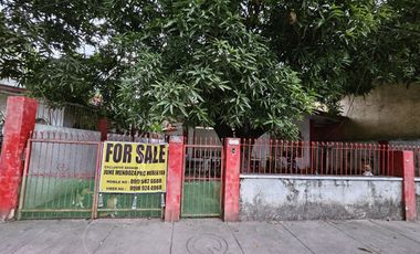 FOR SALE : 240sqm Lot with old house for demolition