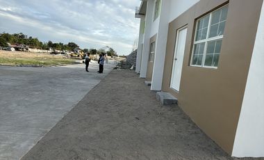 2 Bedrooms House And Lot For Sale -15 minutes Close to Clark