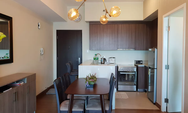 For Sale 1BR Condo with parking Shang Salcedo Place, Gil Puyat Ave, Makati