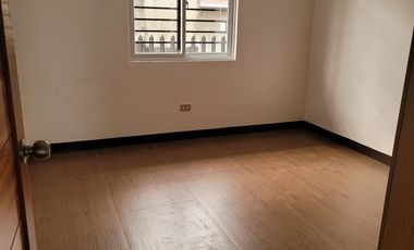 Townhouse For Sale in North Caloocan