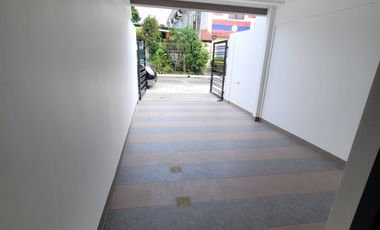 Townhouse For Sale in North Caloocan