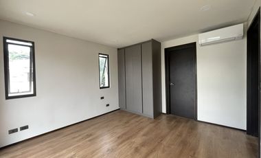 4 bedroom 3 Storey house Verdana