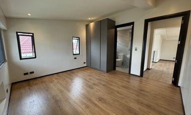 4 bedroom 3 Storey house Verdana