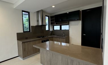 4 bedroom 3 Storey house Verdana