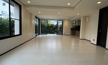 4 bedroom 3 Storey house Verdana