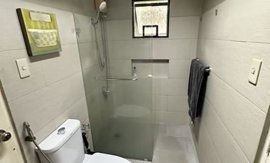 VALLE VERDE 1: House For Rent, 3BR Plus Den, Lot area 443 sqm, Floor area 400m2