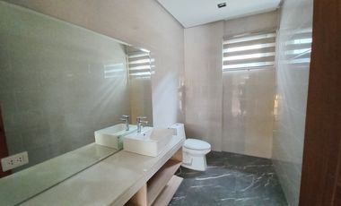 House for Sale in Tahanan Village BF Homes Paranaque