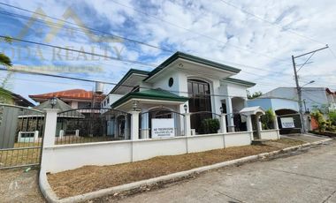 For Sale 560sqm House and Lot!