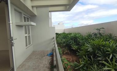 Bi-Level 2BR with balcony Lipat Agad Condo for Sale in Manila Sta Mesa