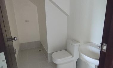 Bi-Level 2BR with balcony Lipat Agad Condo for Sale in Manila Sta Mesa