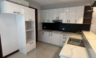 FOR SALE: Spacious 4-Bedroom Townhouse with Basement in Kapitolyo, Pasig City