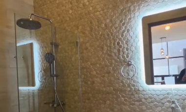 Single-Detached Houses and Lots in Alabang