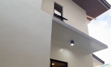 Single-Detached Houses and Lots in Alabang