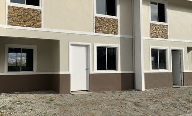 3 bedrooms townhouse expanded near tagaytay