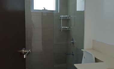 Rush Sale! 2 Bedroom Unit in Bristol at Parkway Place, Alabang, Muntinlupa City