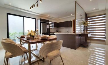 5 BR Townhouse in Abelardo BF Homes Paranaque