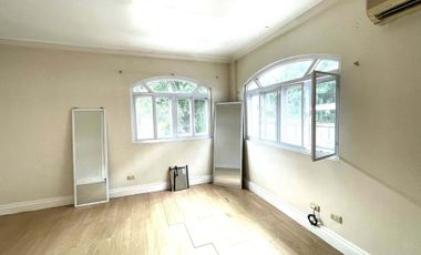 Rush Sale Hillsborough House and Lot with Big Garden