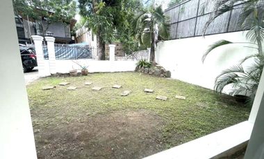 Rush Sale Hillsborough House and Lot with Big Garden