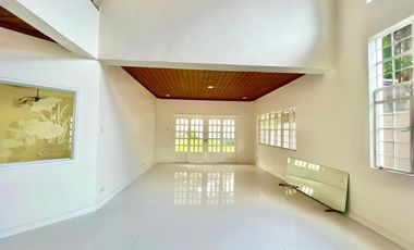 Great Deal Alabang Hills, Muntinlupa: House for Sale, Lot area 603 sqm