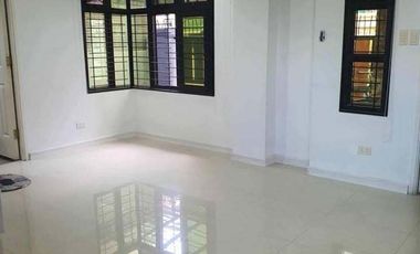 6 Bedrooms 2-Storey Pet and Senior Friendly House NEAR SLU-ANNEX (Ciudad Grande)