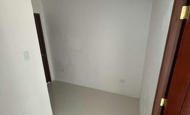 3STOREY TH 5BR, 5TB Near De LASALLE DASMARIÑAS CAVITE