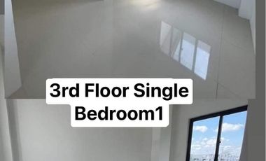 3STOREY TH 5BR, 5TB Near De LASALLE DASMARIÑAS CAVITE