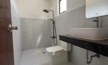 3STOREY TH 5BR, 5TB Near De LASALLE DASMARIÑAS CAVITE