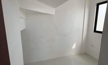 3STOREY TH 5BR, 5TB Near De LASALLE DASMARIÑAS CAVITE