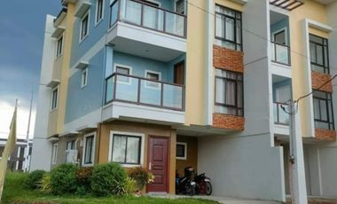 3STOREY TH 5BR, 5TB Near De LASALLE DASMARIÑAS CAVITE