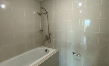 PARKSIDE VILLAS: 3BR FOR SALE, 99 sqm, Full golf course view, 1parking, P13.5M