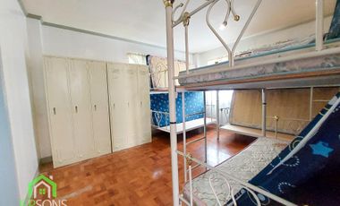 4 Bedroom house with big lawn