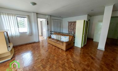 4 Bedroom house with big lawn