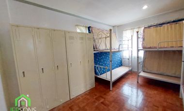 4 Bedroom house with big lawn
