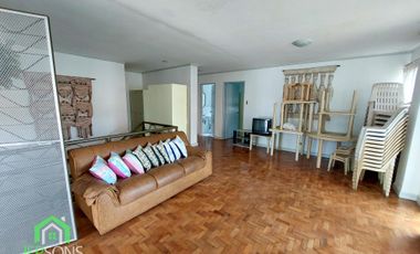 4 Bedroom house with big lawn