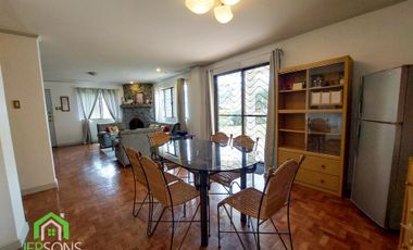4 Bedroom house with big lawn