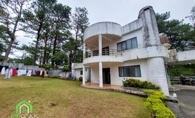 4 Bedroom house with big lawn