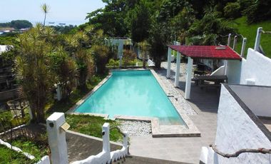 Beach Resort House with mountain and sea view, 5 BR, 4 TB with swimming pool