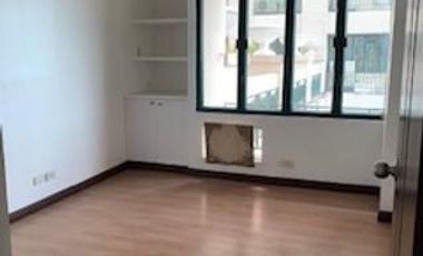 2Bedroom Big Condo for RENT with 2 VERANDA - Renaissance , Ortigas , Pasig City