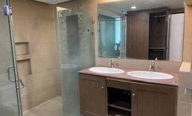 2Bedroom Big Condo for RENT with 2 VERANDA - Renaissance , Ortigas , Pasig City