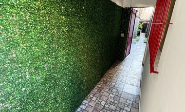 Casa en  alquiler de tres ambientes y jardin propio