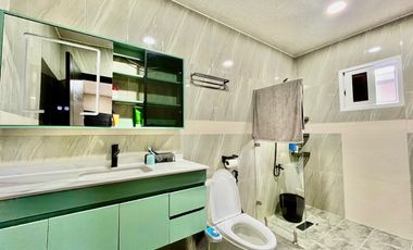 REDUCED! BF Northwest, Parañaque: House for Sale, Pool, 5BR, 4 parking, P70M