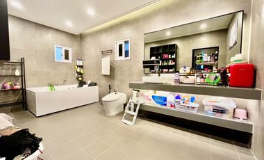REDUCED! BF Northwest, Parañaque: House for Sale, Pool, 5BR, 4 parking, P70M