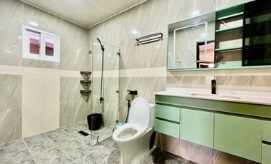 REDUCED! BF Northwest, Parañaque: House for Sale, Pool, 5BR, 4 parking, P70M