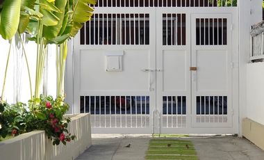 For Sale 4 BR House and Lot with 4 Parking, Multinational Village, Parañaque