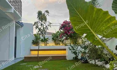 For Sale 4 BR House and Lot with 4 Parking, Multinational Village, Parañaque