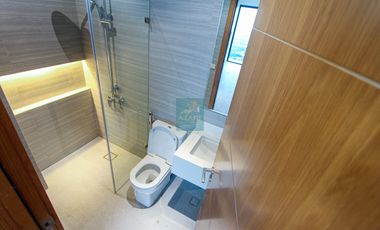 Ultra-Luxury 4-Bedroom Estate with Infinity Pool & City Views–Monterrazas Prime