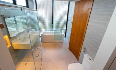 Ultra-Luxury 4-Bedroom Estate with Infinity Pool & City Views–Monterrazas Prime