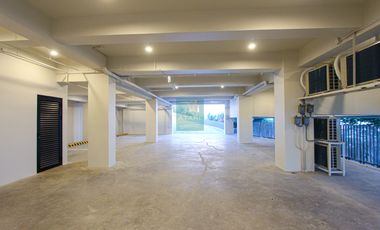 Ultra-Luxury 4-Bedroom Estate with Infinity Pool & City Views–Monterrazas Prime