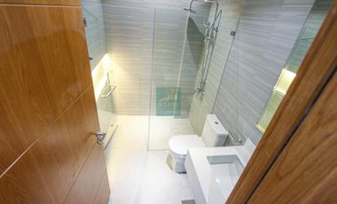 Ultra-Luxury 4-Bedroom Estate with Infinity Pool & City Views–Monterrazas Prime