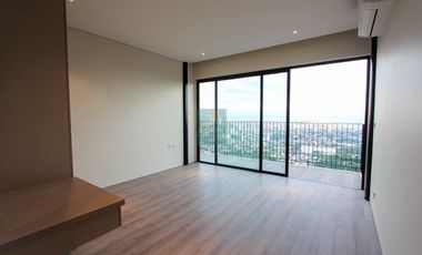 Ultra-Luxury 4-Bedroom Estate with Infinity Pool & City Views–Monterrazas Prime